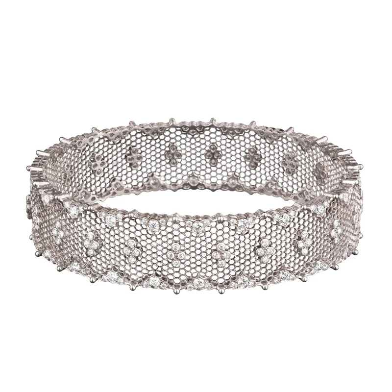 fotografia still life bracciale oro bianco e diamanti